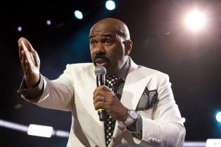 Steve Harvey Reveals Solution to All Your Problems: Prayer – A Connection with Your Creator